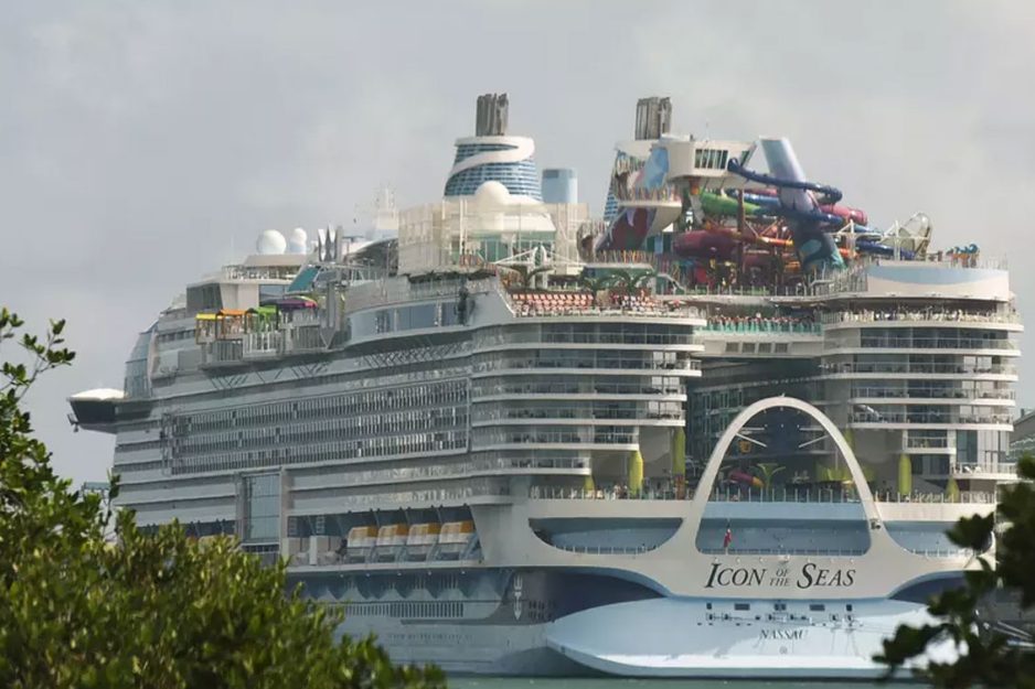 Icon of the Seas, cel mai mare vas de croazieră din lume, a plecat acum din Miami. Botezul facut de Messi